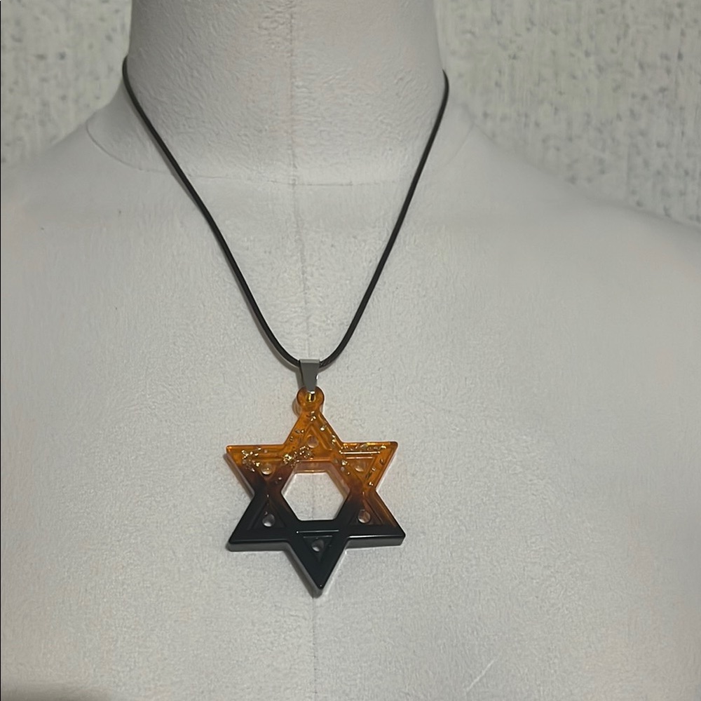 🌈 2 x $15 Black and Gold Star of David Necklace